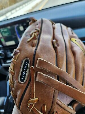 Nike pro gold 1150 baseball glove (Rare) Right Hand Throw | eBay Nike pro gold 1150 baseball glove (Rare) Right Hand Throw | eBay