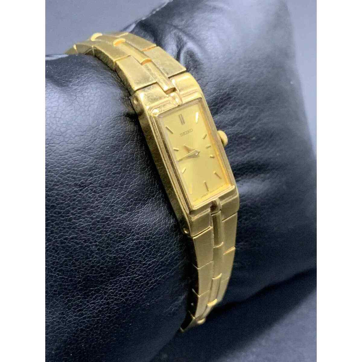 Seiko Women's Gold Dial Gold Tone Bracelet Watch New Battery Seiko Women's Gold Dial Gold Tone Bracelet Watch New Battery