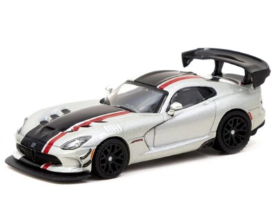 Tarmac Works 1:64 Diecast Model Car Global64 Dodge Viper ACR Extreme Silver
