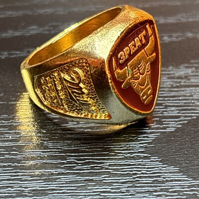 Vintage Chicago Bulls 1993 Peat Championship Ring Miller Beer Pre Owned  90s