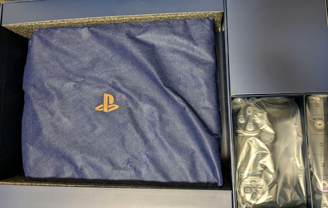 【箱無し】PS4 Pro 500 Million Limited Edition PS4 500 Million Limited Edition 2TB Console Box PlayStation4 Pro