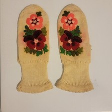 Vintage 50s Swedish Hand Knit Floral Acrylic Gloves Ladies / Teens S READ