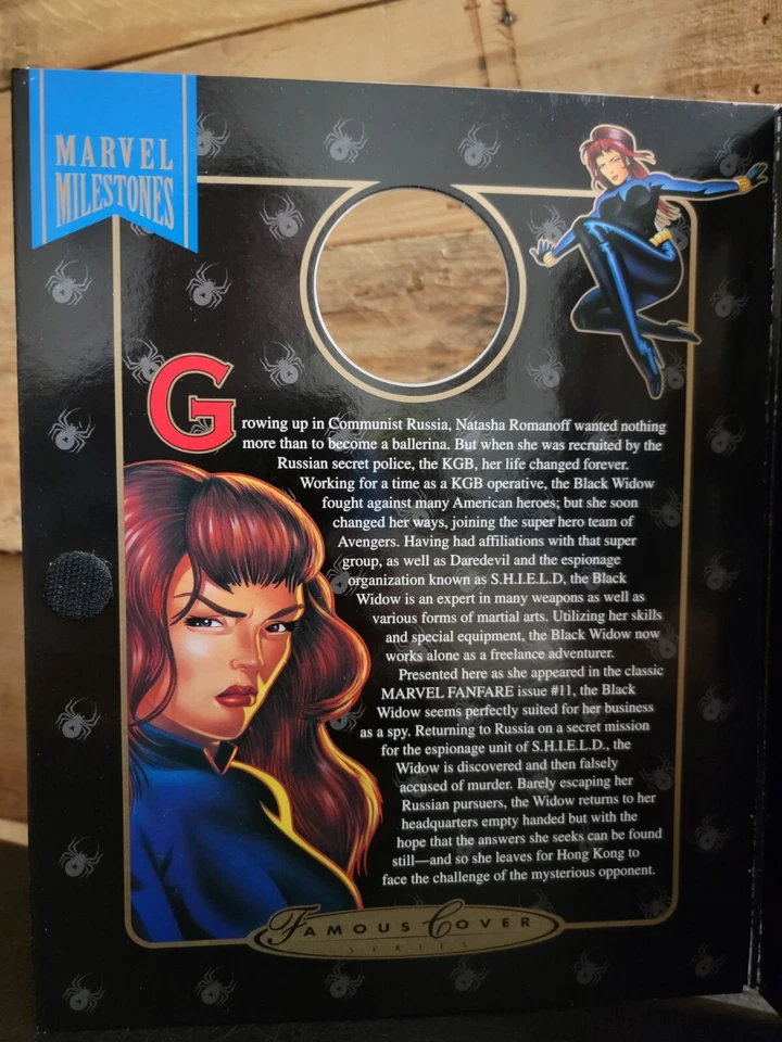 Marvel Famous Cover Series 8" Action Figure Black Widow Toy Biz Fabric Costume - Image 4 of 4