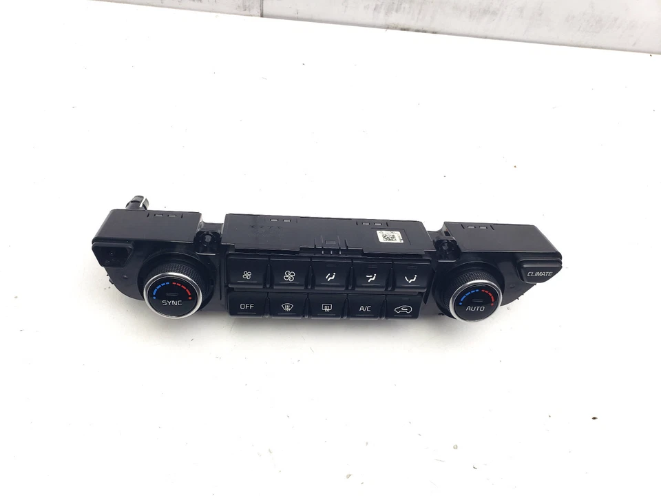 KIA SPORTAGE MK4 2017 AC CLIMATE HEATER CONTROL SWITCH PANEL 97250-F1700 - Image 2 of 4