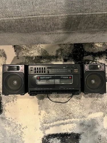 Sanyo Dual Cassette Recorder AMFM Radio Boombox MW 171 Detachable Speaker Tested