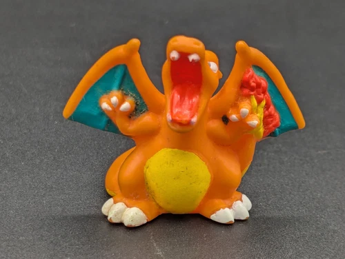 Charizard 1996 - Vintage Pokemon Kids Finger Puppet - Nintendo Bandai Japan toy