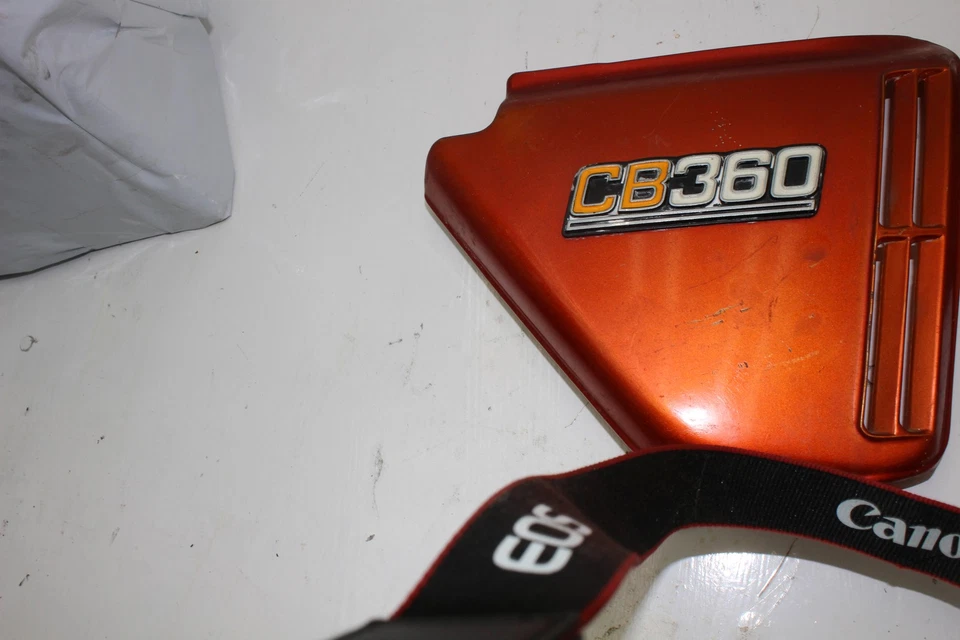 1974 HONDA CB360 LEFT AND RIGHT SIDE COVER FRAME PANEL (HBJ) Foto 2 de 4