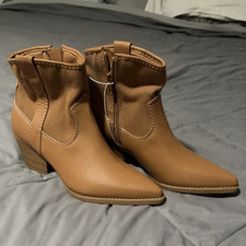 Universal Thread Women s Leather Tan Ankle Bo...