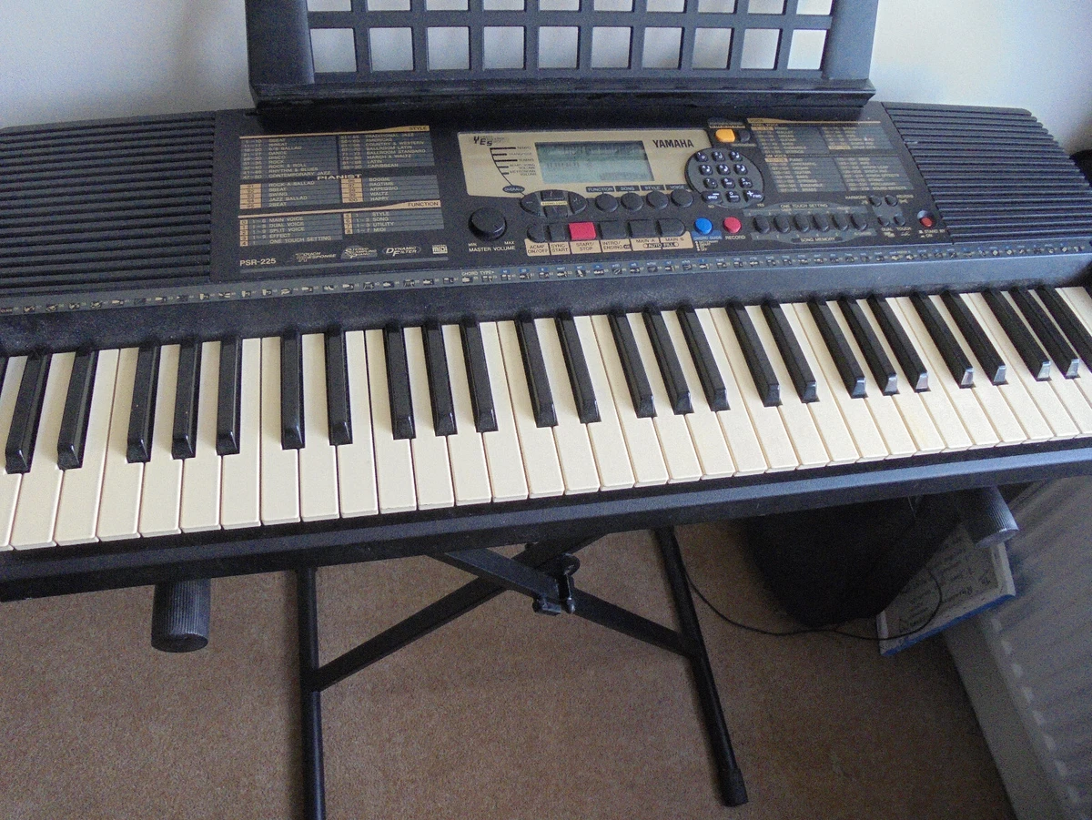YAMAHA PSR 225 full sized keys 61 note touch sensitive keyboard