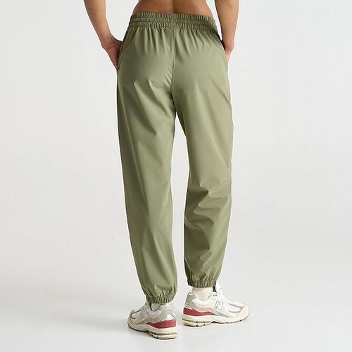 New Balance Athletics Stretch Woven Womens Jogger Pants Olive Green L NWT $100 - Picture 4 of 6