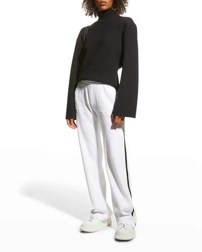 Neu mit Etikett Norma Kamali Boyfriend-Jogginghose mit Seitenstreifen Gr. L schneeweiß versetzte Streifen - Bild 2 von 9