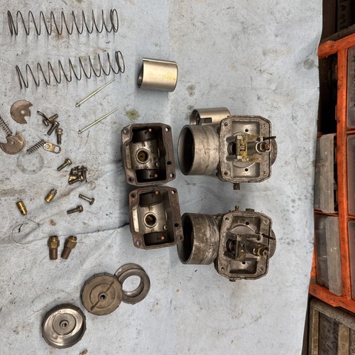 1980 - 1981  Cat El Tigre 6000 530cc L/C snowmobile carburetors Mikuni