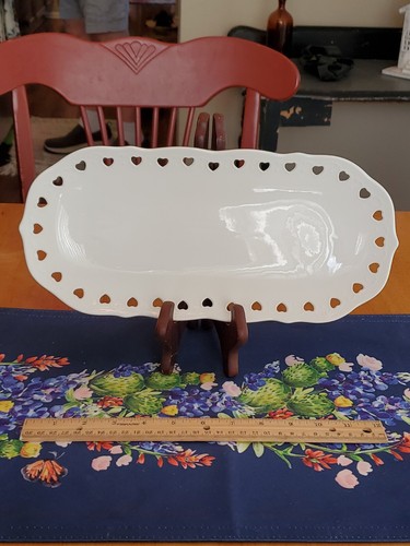 Charming Home 13"×7" White Porcelain Vanity Tray Reticulated Hearts Embossed EUC - Picture 2 of 24