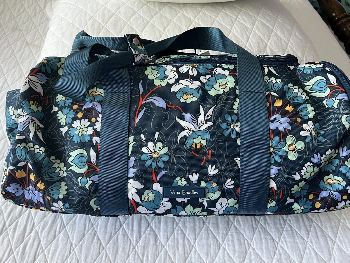 NEW Vera Bradley Large Traveler Duffel Bag Travel Floral Bursts Pattern  Blue