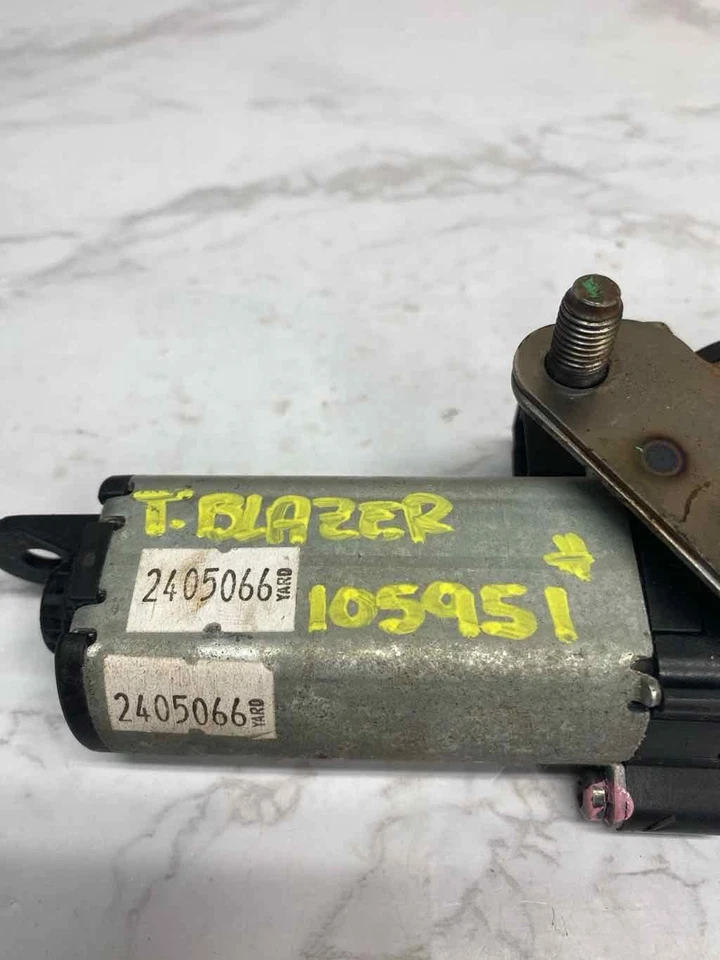 Chevrolet Trail Blazer Asiento Motor 2022 Conjunto Lado Del Conductor Delantero OEM 13525910 Foto 3 de 4