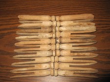 20 drewnianych szpilek do ubrań vintage okrągłe ciało płaska głowa; ~ 3 3/4" długości