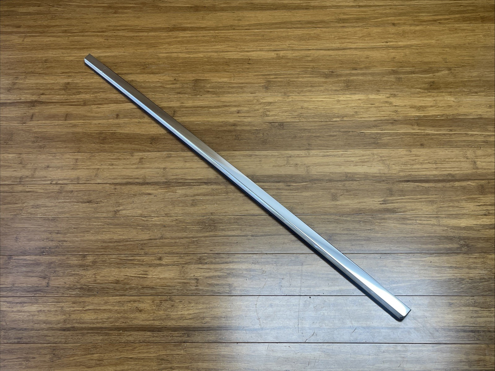 2012-2023 Rolls Royce Dawn RR6 Right Door Trim Outer Weatherstrip OEM *NOTE*