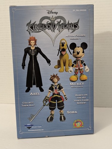 Nuove action figure Walgreens esclusive Disney Kingdom Hearts Topolino con Plutone - Foto 5 di 8
