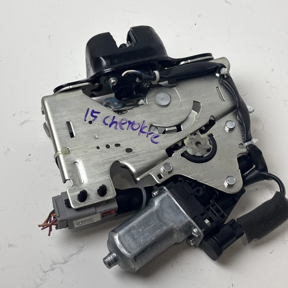 Jeep Cherokee 2015 actuador de bloqueo de puerta trasera con motor OEM Foto 3 de 4