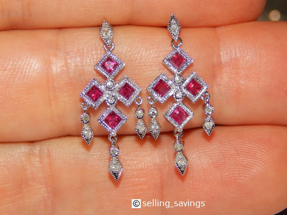 JUEGO DE ARETES DE ARAÑA COLGANTES DE 1,2 PULGADAS CON BISEL DE RUBÍ Y DIAMANTES DE ORO BLANCO DE 14K Foto 4 de 4