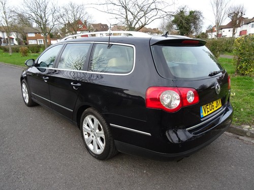 Volkswagen Passat 3.2 FSI V6 SEL DSG 4Motion 5dr - Picture 8 of 12
