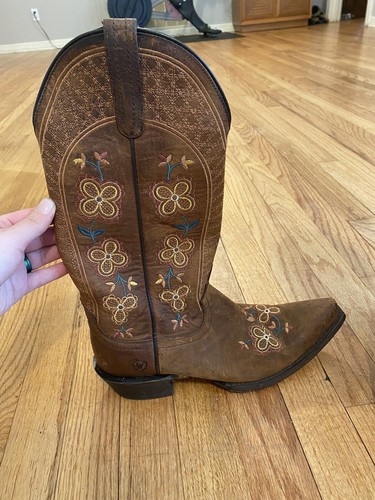 used ariat women's boots