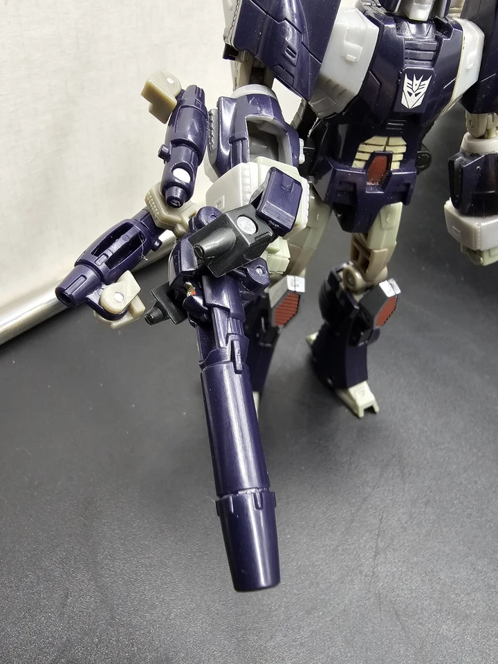 Figura de acción Cyclonus Transformers (2010 - HFTD / RTS) con NightStick Foto 3 de 4