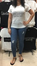 Calvin Klein Jeans Women's ORIGINAL Cotton Logo-Print T-Shirt.