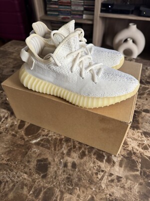 yeezy cream white size 4