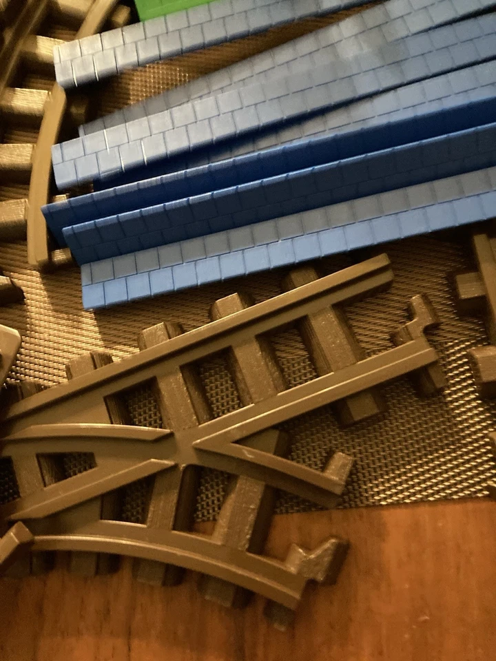 Vintage LINCOLN LOGS SAWMILL Railroad Train Set (Incomplete) - Image 4 of 4