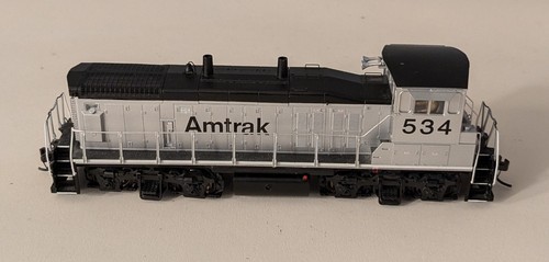 Atlas HO Scale #9456 MP-15DC Amtrak Locomotive Gold Series with QSI DCC Sound - Picture 5 of 9