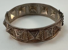 Vintage Silver Tone Hinged Bangle Bracelet Pyramid Design Brutalist