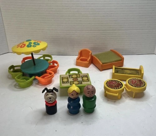 Vintage Fisher Price Little People Patio, Kitchen & Bedroom Sets Plus Dog Fig