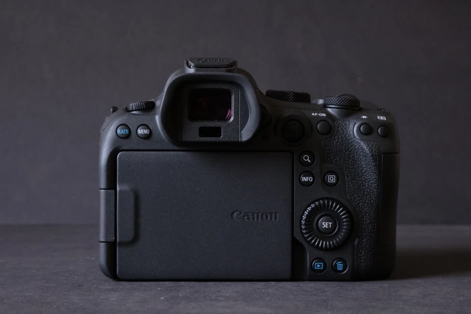 Canon EOS R6 Mark II Body 0% Auslösungen, Vom Händler - Bild 4 von 4