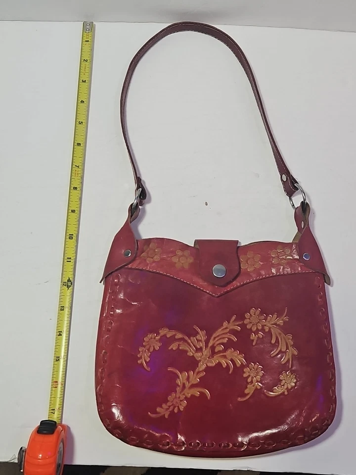 Bolso bohemio hippy de cuero rojo tocado a mano mediano excelente Foto 3 de 4