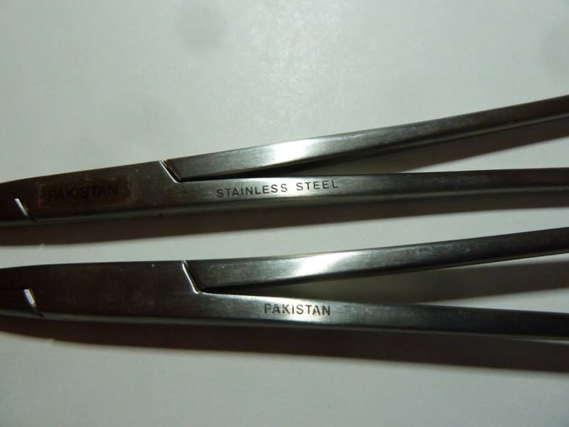2 Locking Forceps OR 2500 made in pakistan