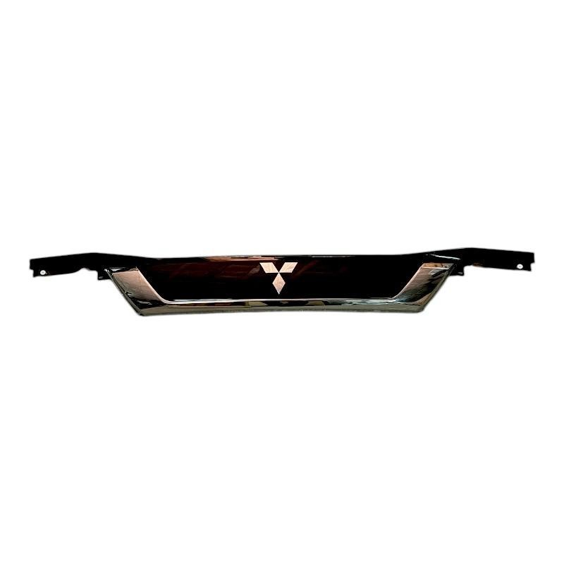 Garniture de hayon premium pour MITSUBISHI Outlander - Panneau de finition usine 5817A265XA