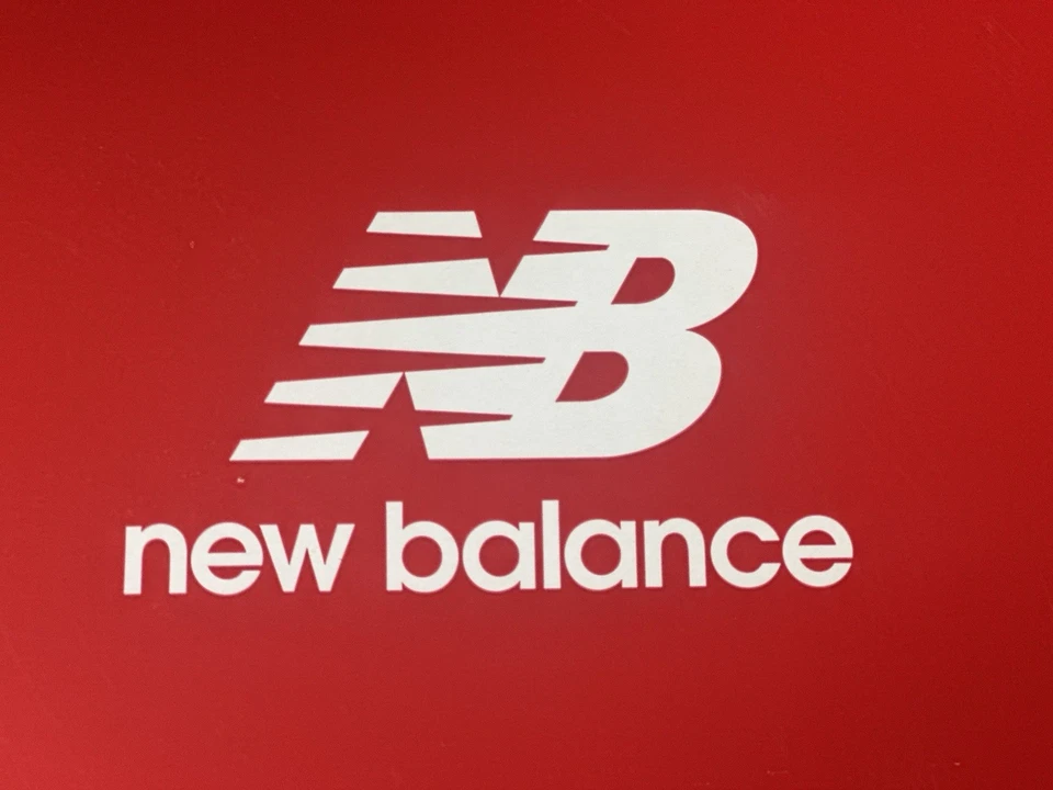 Tênis de golfe New Balance cinza/vermelho/branco masculino tamanho 9 impermeável novo com caixa - Imagem 3 de 4