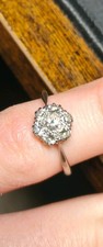 Stunning Vintage 18ct White Gold, Platinum, Diamond Daisy Cluster Ring