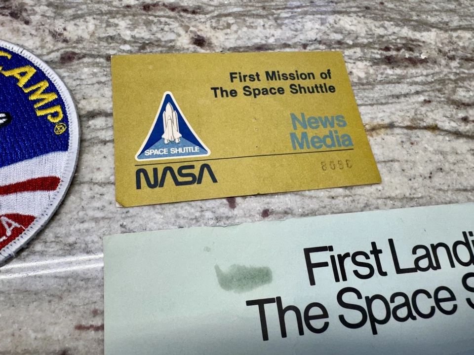 Vtg Press NASA First Landing of The Space Shuttle Badge Patches News Media Lot - Image 3 of 4