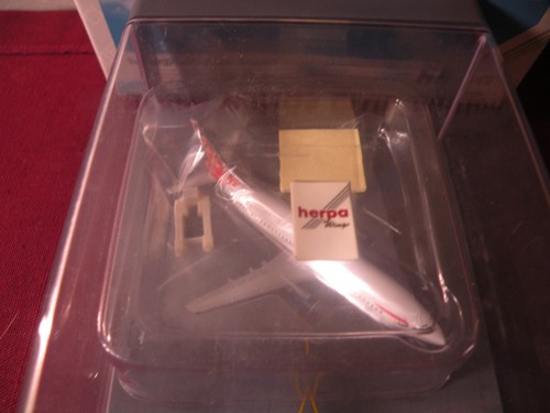 Herpa Wings 501354 Saudi Arabia Boeing 737-400 Club Edition 1999 1:500 New! - Bild 3 von 8