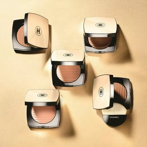 Chanel Les Beiges Healthy Glow Luminous Colour Powder - Medium Light