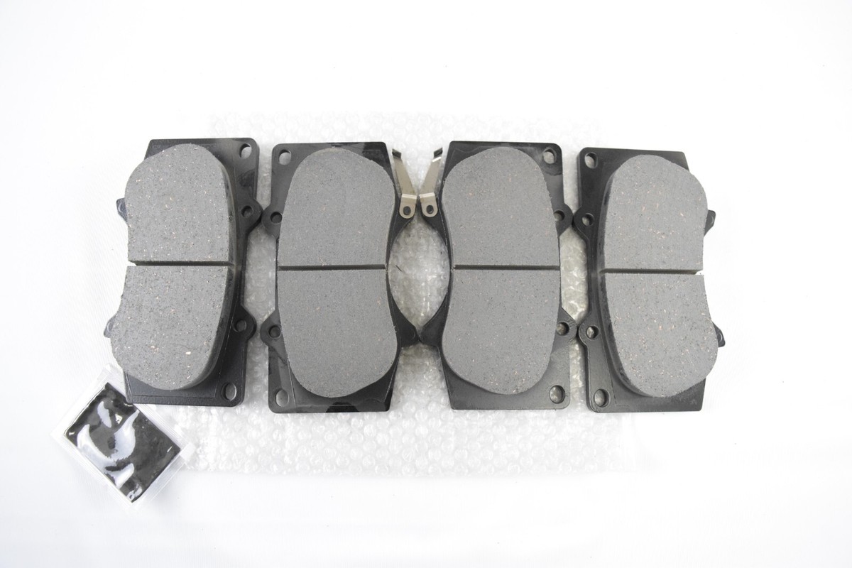 Genuine Toyota Tundra 2003-2006 FRONT BRAKE PAD SET 04465-60270