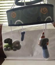 CoCaLo Baby Mobile / Musical  Rock-A-By-Baby  / Gently Turns