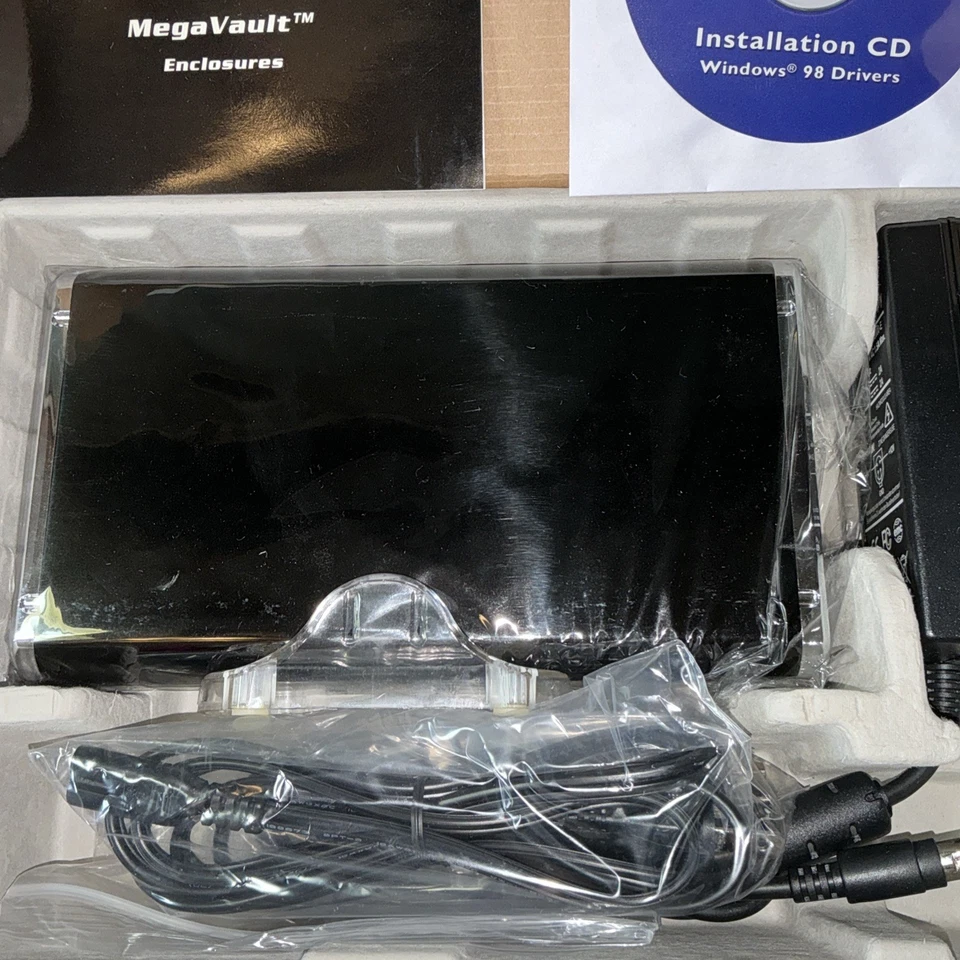 New Open Box 3.5 Aluminum Mad Dog Mega Vault Hard Drive - Image 3 of 4