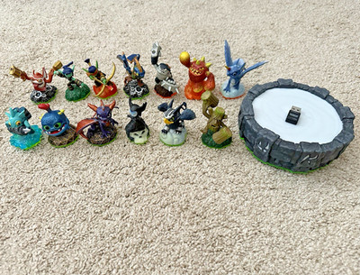 Skylanders: Spyro's Adventure/Giants Figures(set of 13) w/ Portal of Power + USB