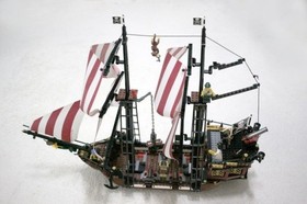 LEGO Pirates 6243 Brickbeard's Bounty Pirate Ship / New Sealed / 100% Authentic