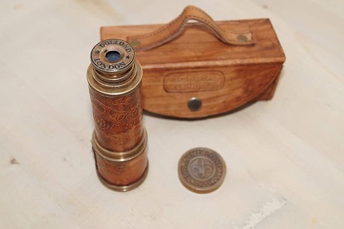 Handmade Telescope Engraved Brass Telescope Lather Grip with Lather Box - Picture 4 of 4