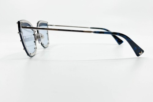 Valentino VA2028 Gunmetal Sunglasses Womens Blue Lens Butterfly 59-17-140 12050 - Picture 3 of 7