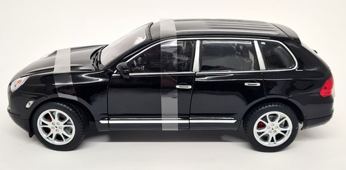 Nex 1/18 - Porsche Cayenne Turbo Black (Windscreen issue) Diecast Model Car - Picture 5 of 9